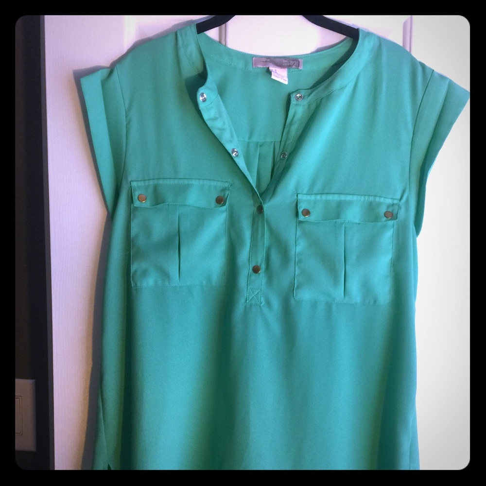 Sheer snap button top